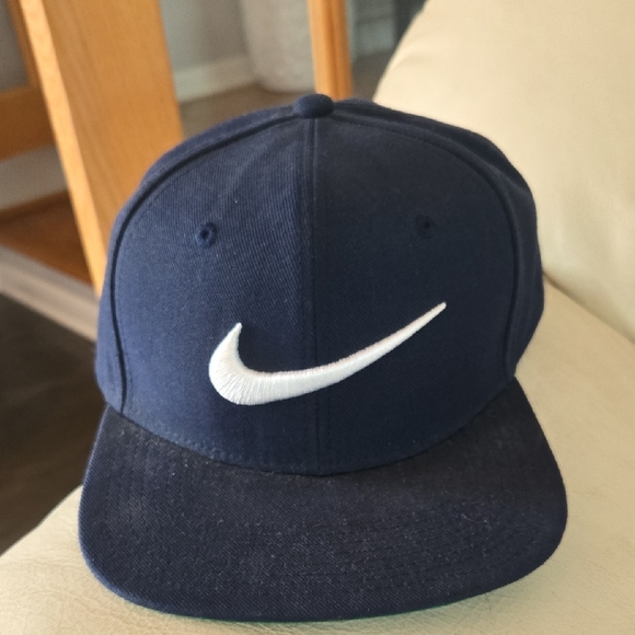 Men's Nike Navy Blue Cap💙 PRE OWNED - Picture 10 of 10